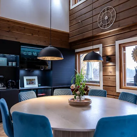 Villa Captains Riverside - Jacuzzi - Bbq Hut - Rovaniemi