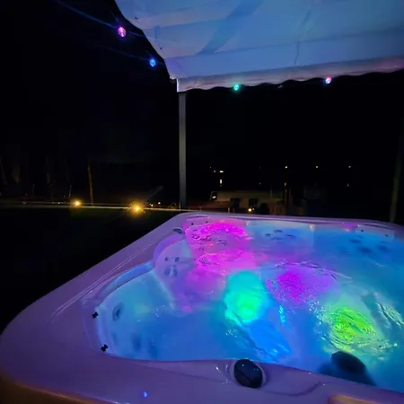 Villa Captains Riverside - Jacuzzi - Bbq Hut - Rovaniemi