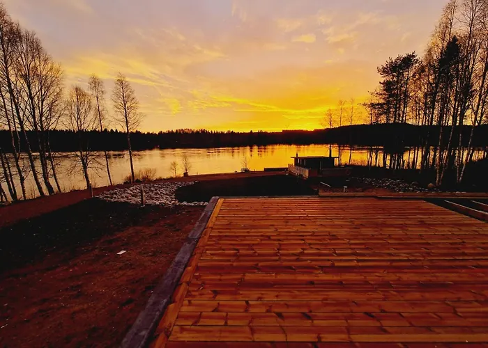 Huvilat Captains Riverside - Jacuzzi - Bbq Hut - Rovaniemi